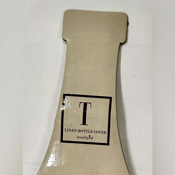 NEW Set of 2 Embroidery Initial (T) linen Wine Bags - Picture 7 of 8